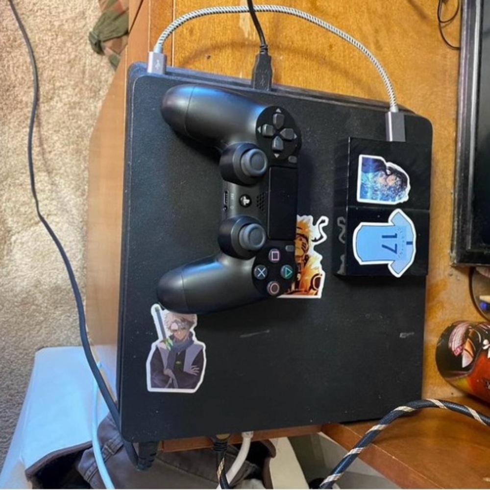 Used PS4 works well. Refurbished from GameStop 2023.